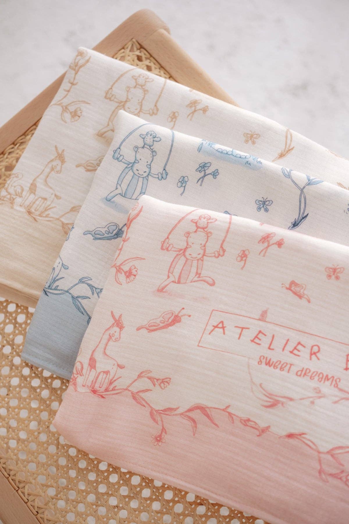Atelier Babbi - Burp Cloth - Toile De Jouy/Pink